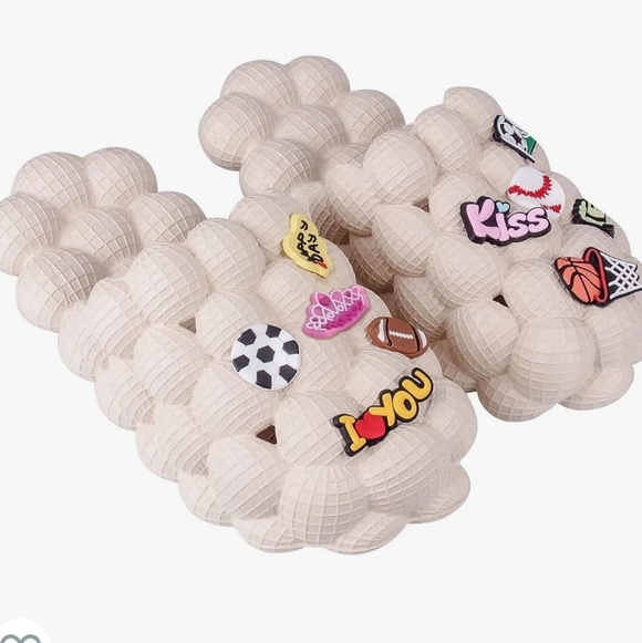 Elegant Cream Textured Women's Mules - Picture 3 of 3